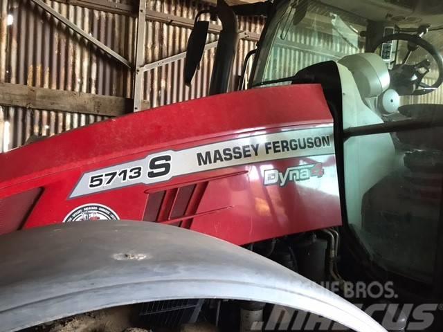 Massey Ferguson 5713 Traktory