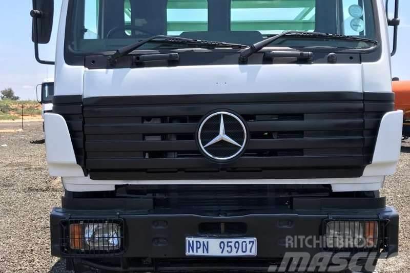 Mercedes-Benz Powerliner Další