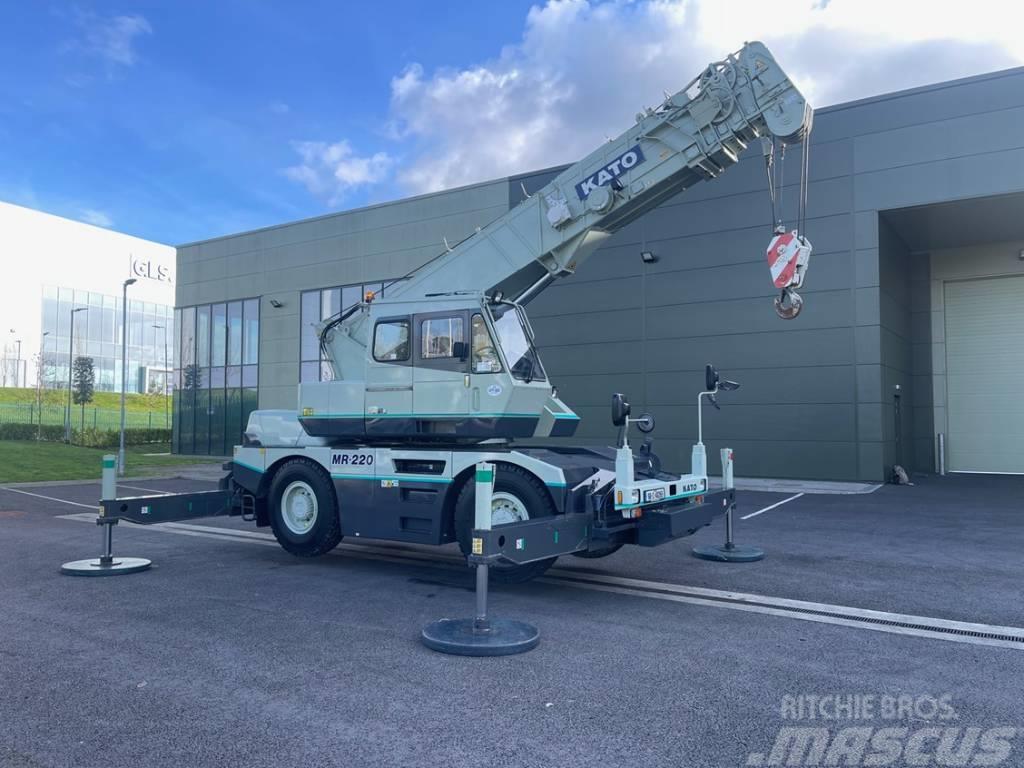 Kato MR220 City Crane - Only 203 kms from NEW !!! All terrain cranes