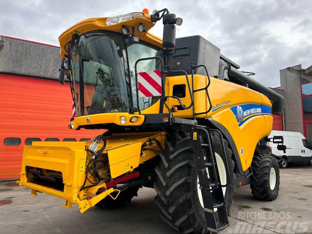 New Holland CX 8080 ELEVATION Combine harvesters