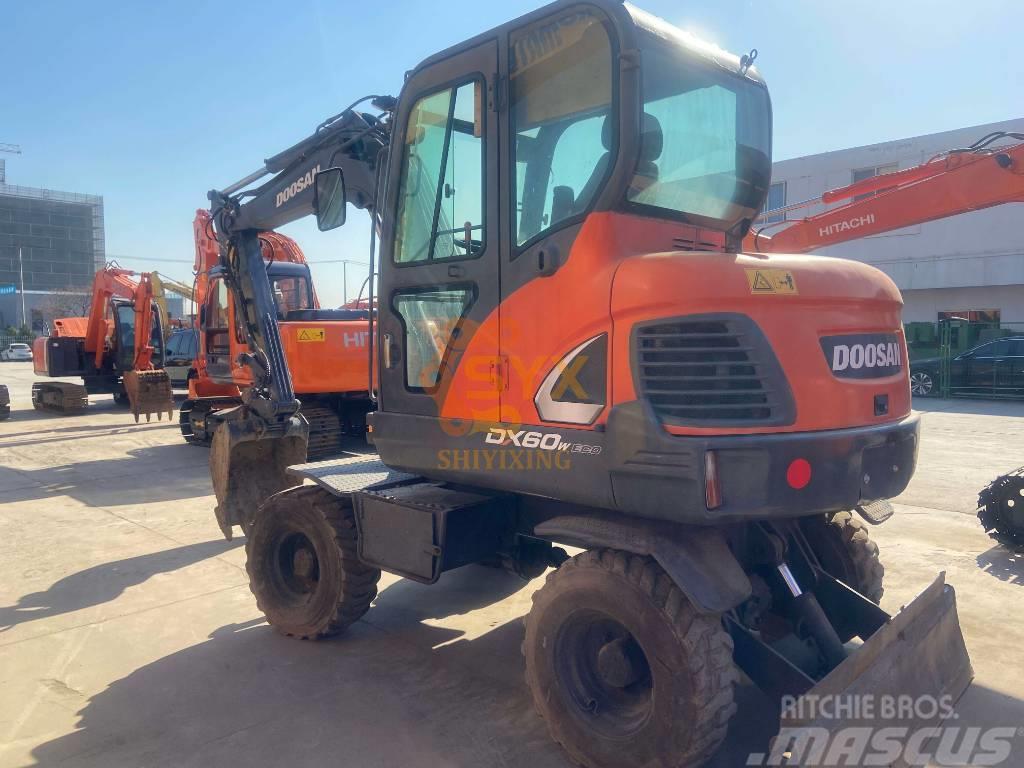 Doosan DX 60 W Mini excavators < 7t (Mini diggers)