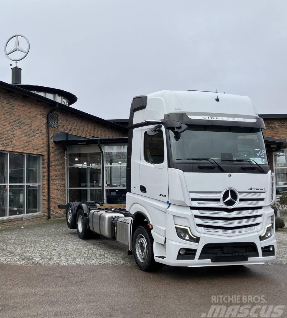 Mercedes-Benz Actros 2853 L 6x2 Chassis Cab trucks