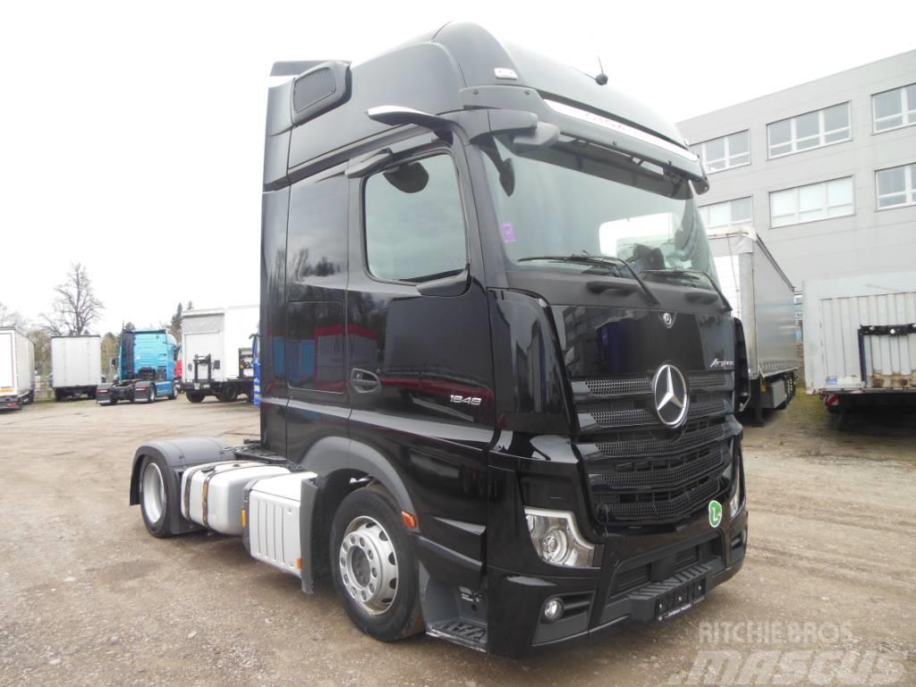 Mercedes-Benz Actros 1848 LowDeck, Giga Space Tractor Units