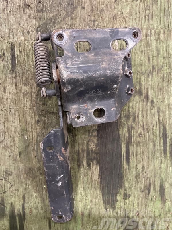Scania SCANIA HINGE BRACKET 1785547 Chassis and suspension