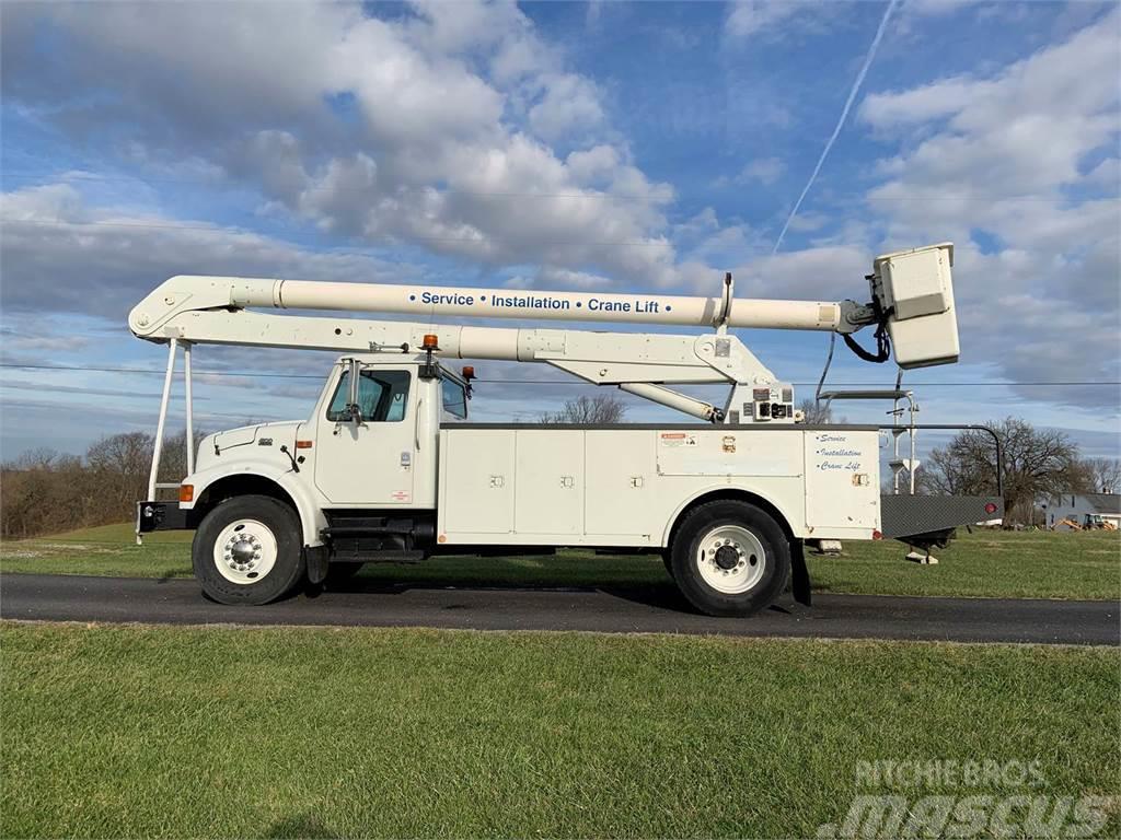 International 4900 Truck & Van mounted aerial platforms