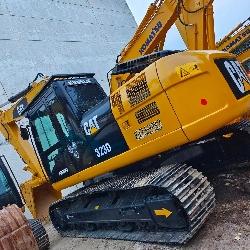 CAT 323 D