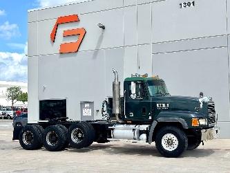 Mack CL 713