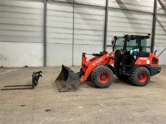 Kubota R 082