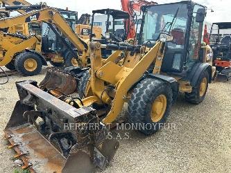 CAT 906M