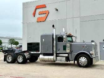 Peterbilt 389