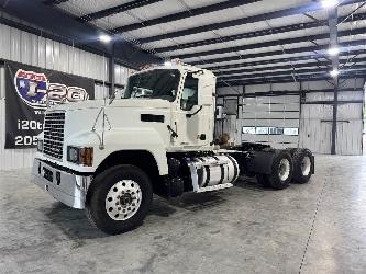 Mack Pinnacle
