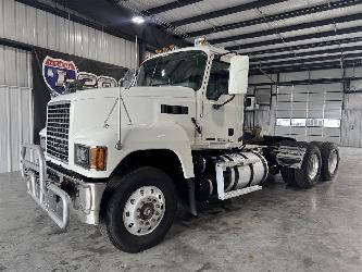 Mack Pinnacle