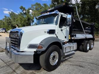 Mack GR64B