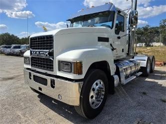Mack PI64T