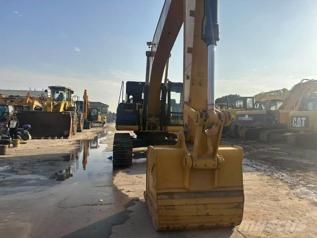 CAT 325 D Pásová rýpadla