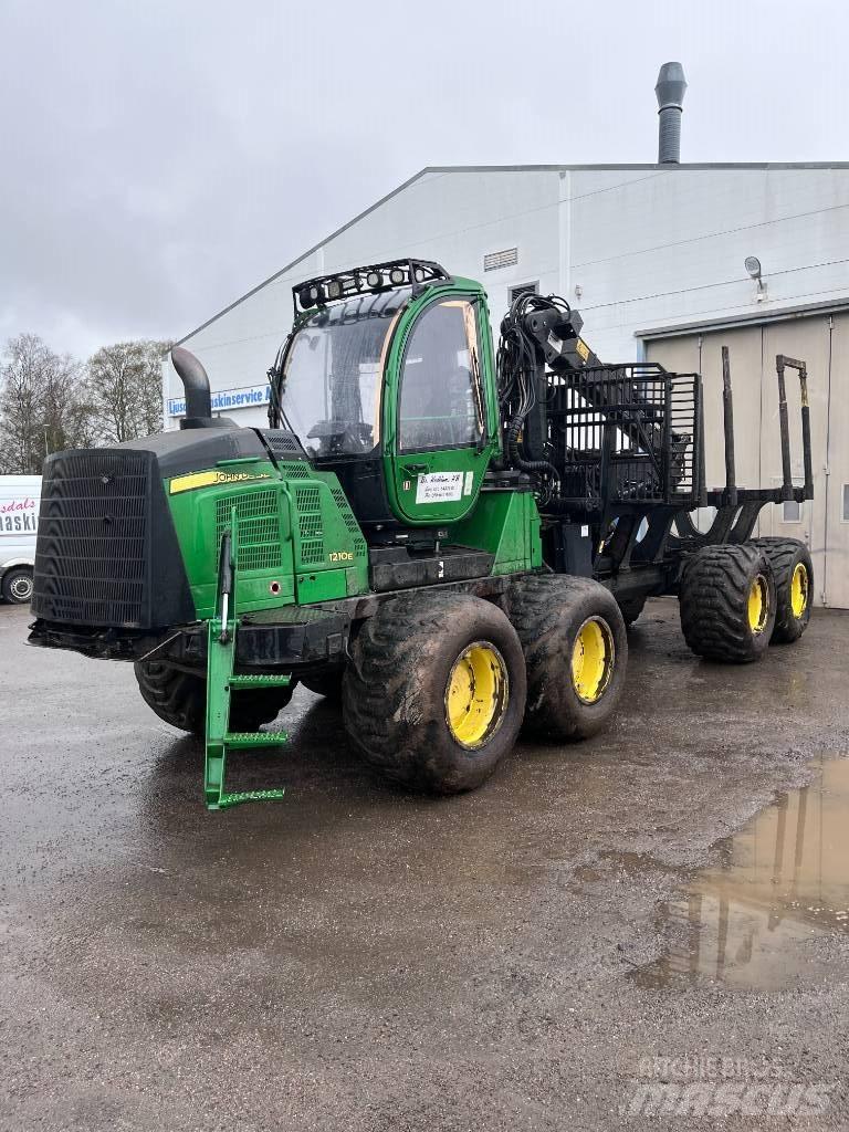 John Deere 1210 E Vyvážecí traktory