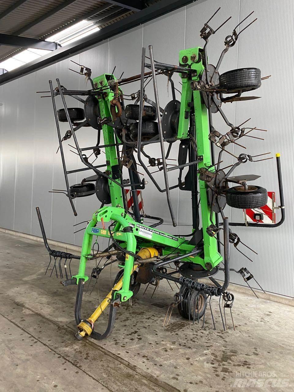 Deutz-Fahr 6917 Obraceče a shrabovače sena