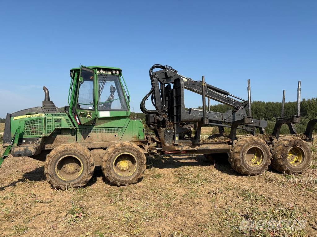 John Deere 1110G Vyvážecí traktory