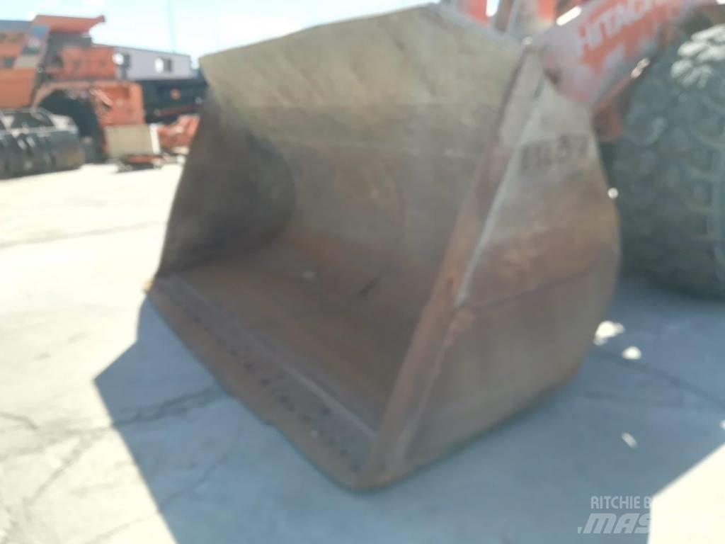 Hitachi ZW 370-6 Kolové nakladače