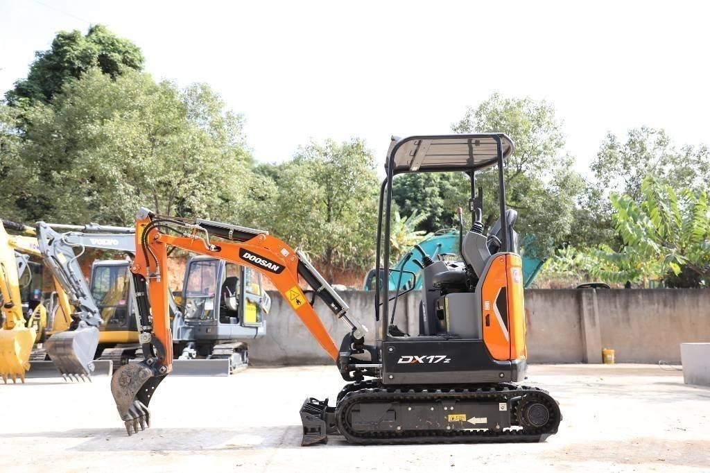 Doosan DX 17 Pásová rýpadla