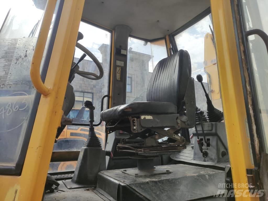 Komatsu WB 92 A Rýpadlo-nakladače