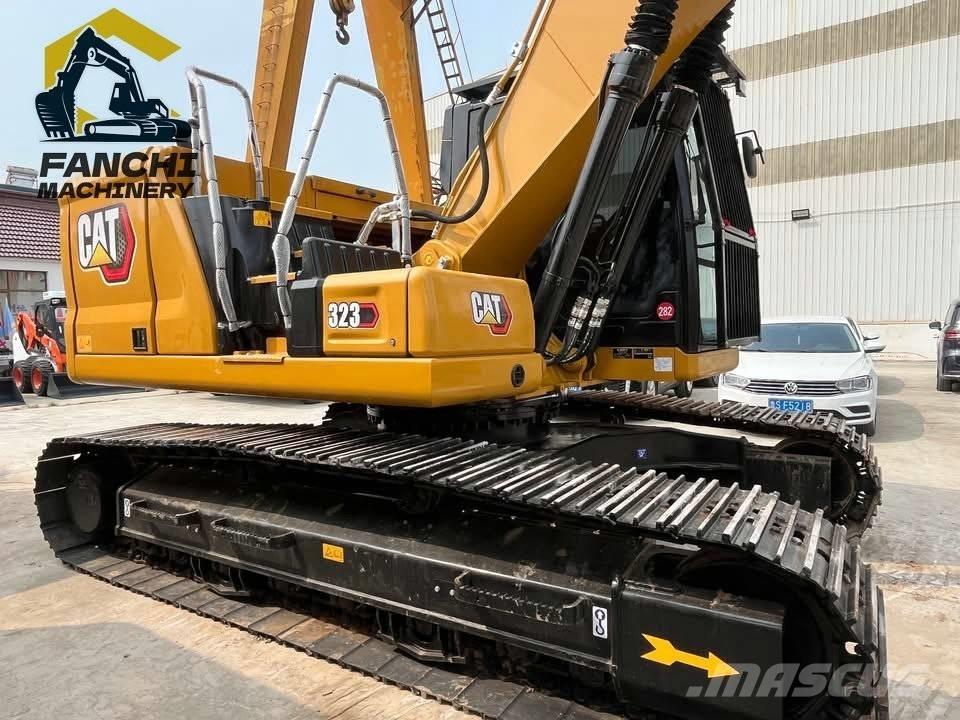 CAT 323 Pásová rýpadla