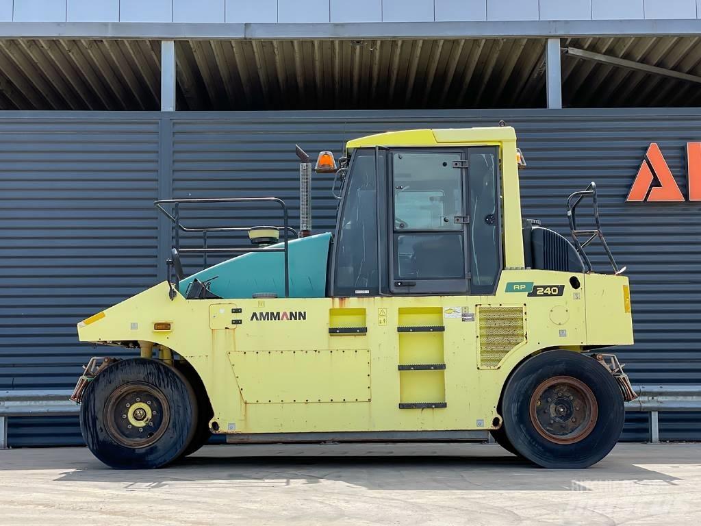 Ammann AP 240 Pneumatikové válce