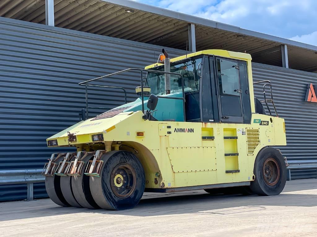 Ammann AP 240 Pneumatikové válce