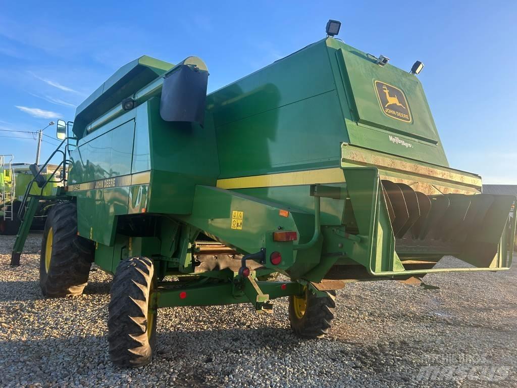 John Deere 2054 Sklízecí mlátičky