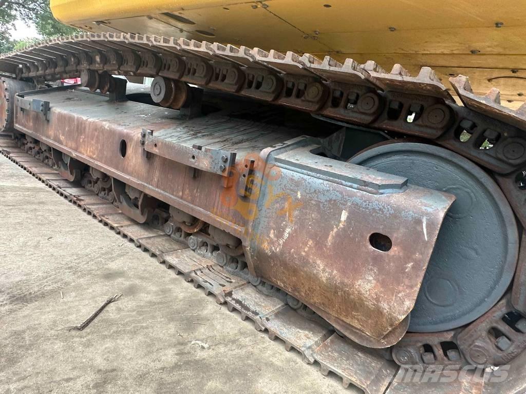 Komatsu PC 450 LC-8 Pásová rýpadla