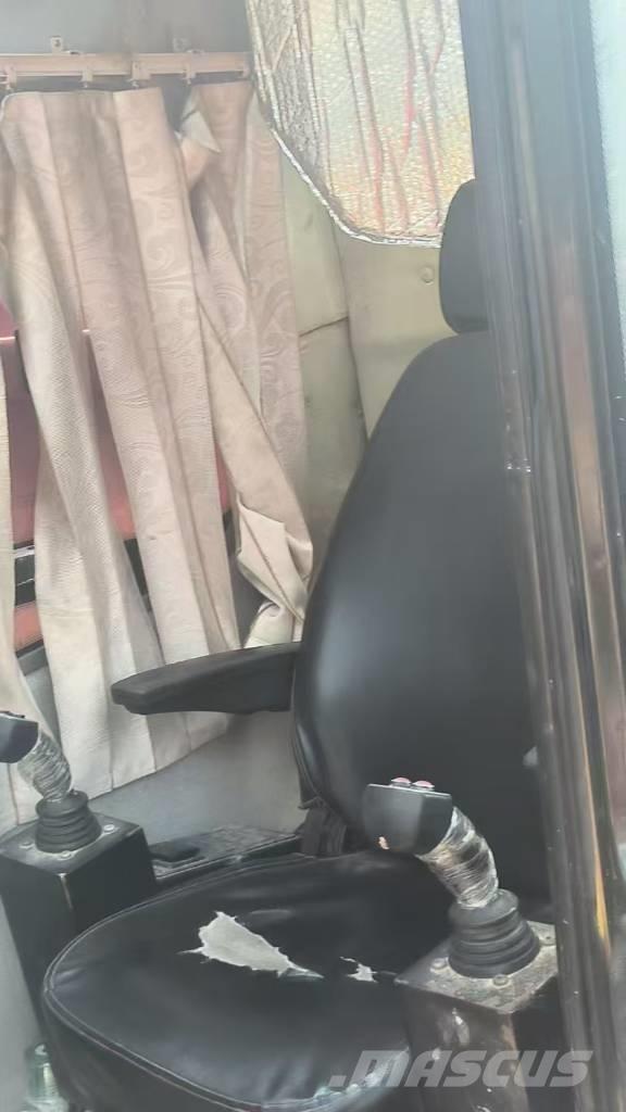Sany 800 Univerzální terénní jeřáby