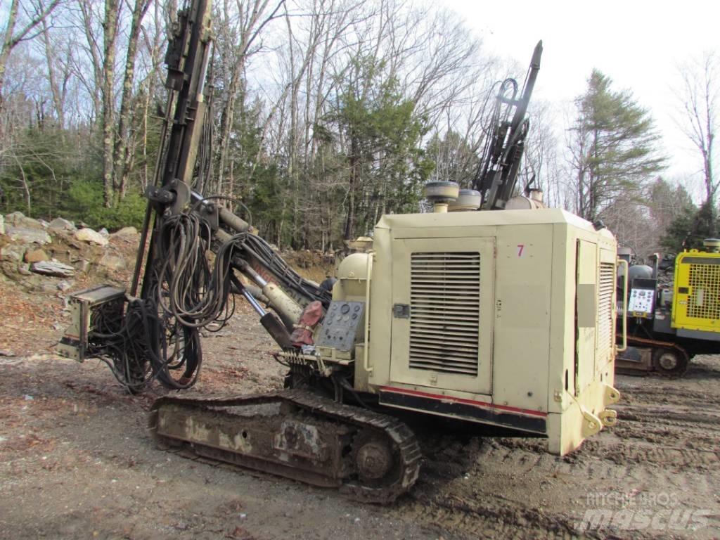 Atlas Copco ECM 590 Povrchové vrtací stroje