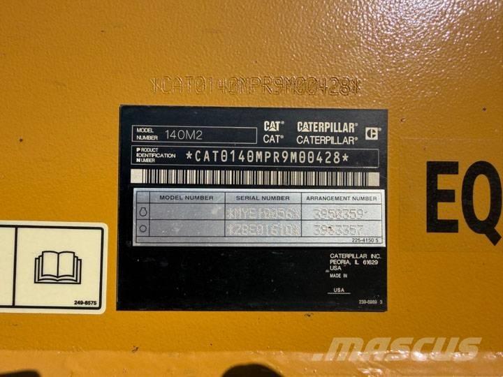 CAT 140 M 2 Grejdry