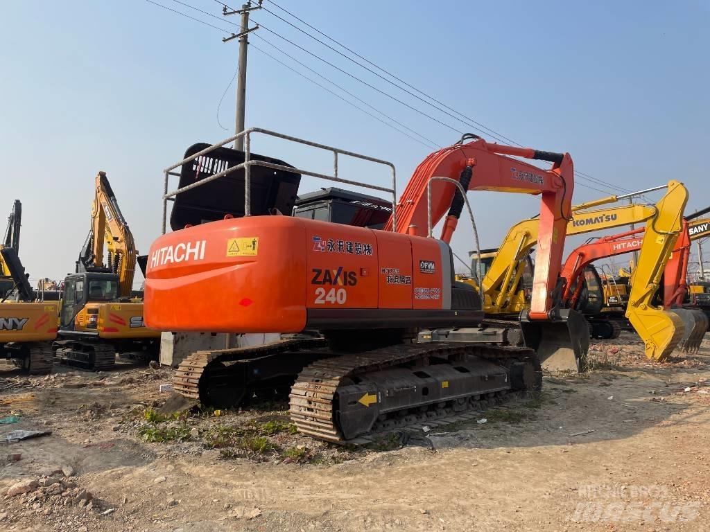 Hitachi ZX 240 Pásová rýpadla
