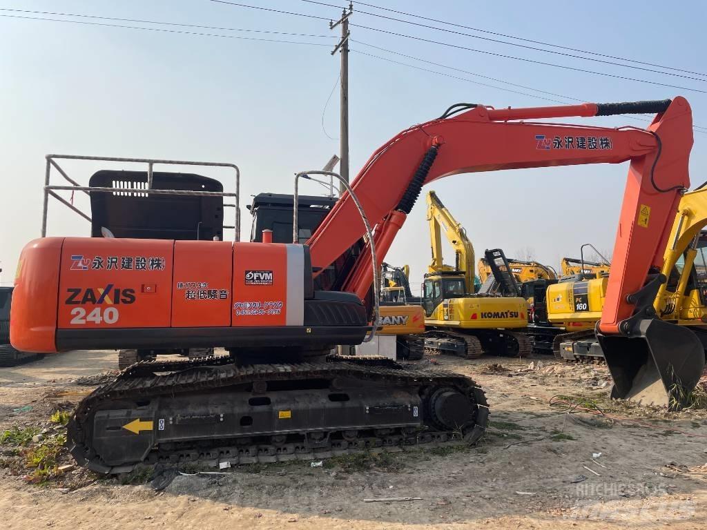 Hitachi ZX 240 Pásová rýpadla