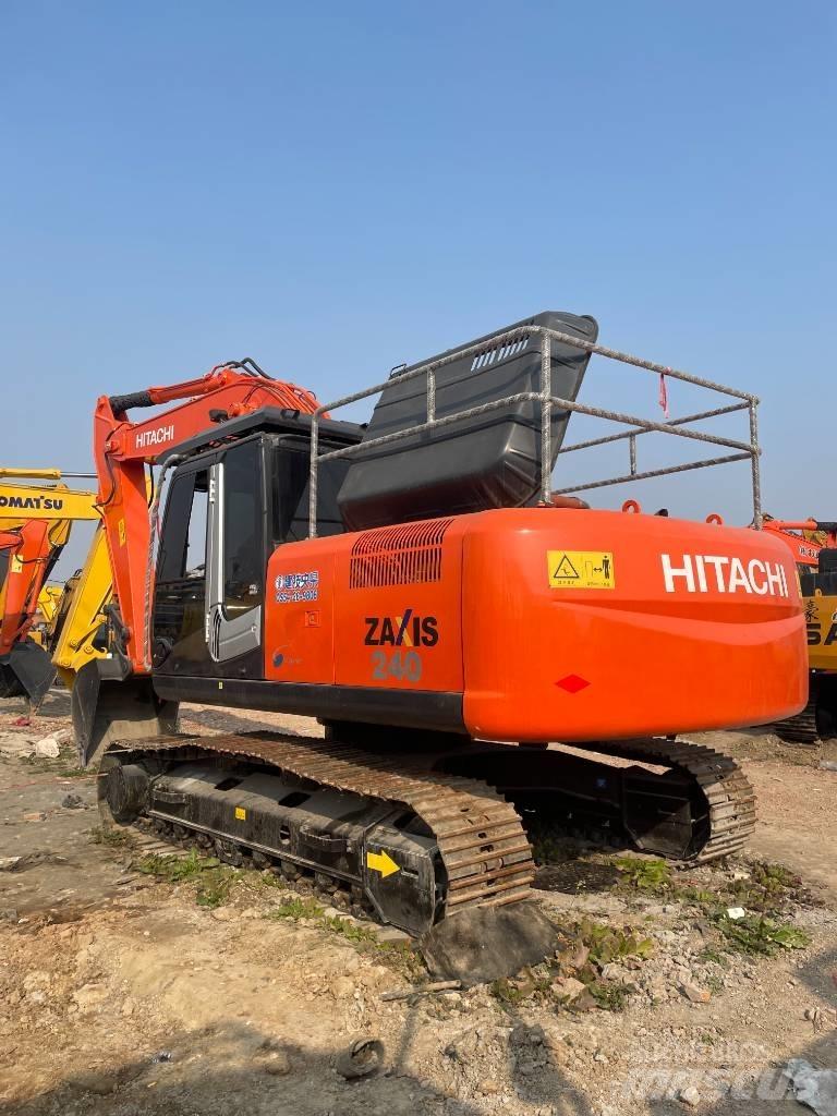 Hitachi ZX 240 Pásová rýpadla