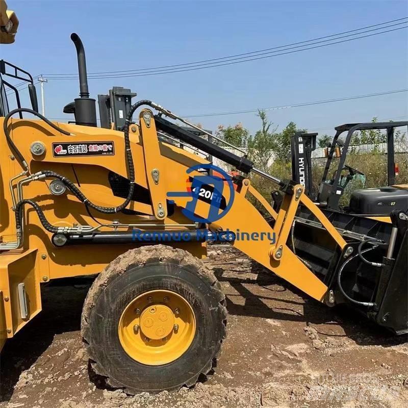 CAT 420F Kolové nakladače