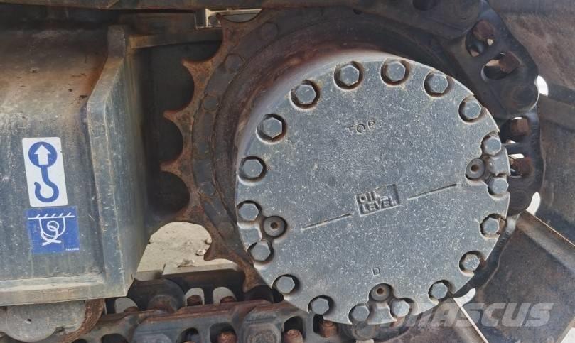 Komatsu PC 220-7 Pásová rýpadla
