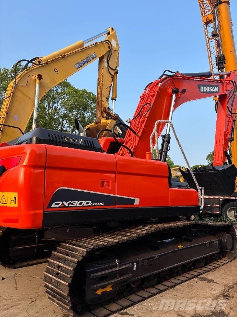 Doosan DX300LC-9C Pásová rýpadla
