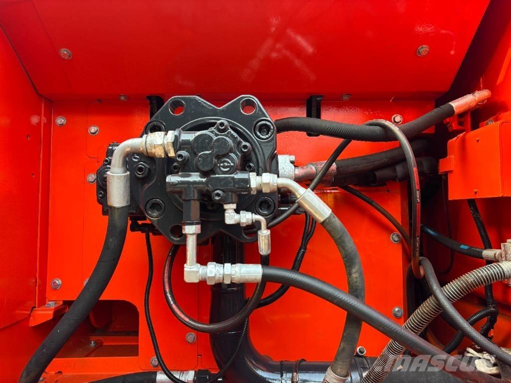 Doosan DX300LC-9C Pásová rýpadla