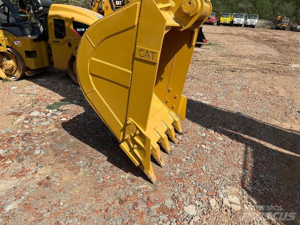CAT 320 B L Pásová rýpadla