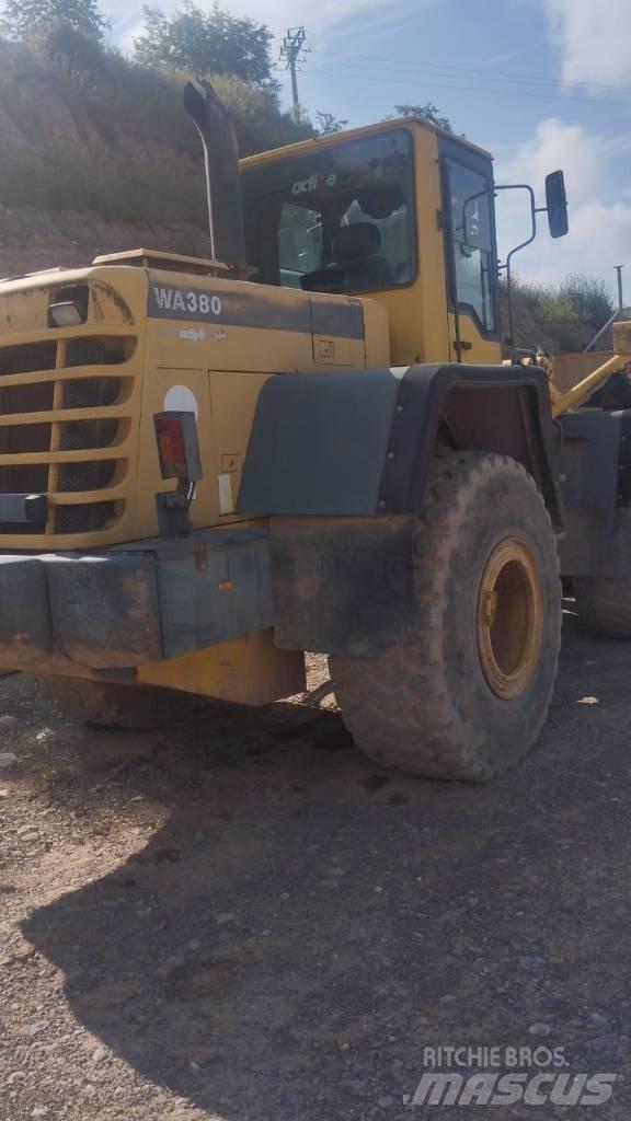 Komatsu WA 380-3H Kolové nakladače