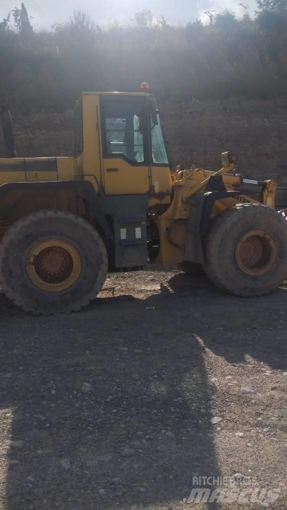 Komatsu WA 380-3H Kolové nakladače