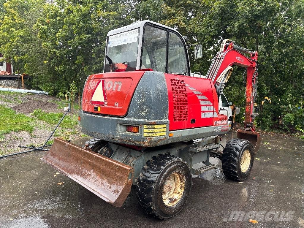 Neuson 6502 Kolová rýpadla