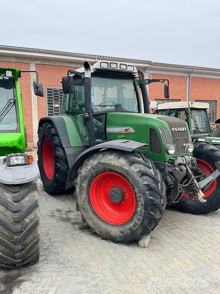 Fendt 716 Vario Traktory