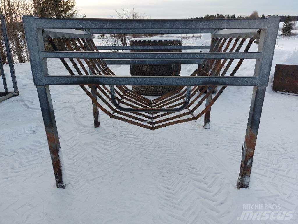 Bala Foderhäck Krmítka, krmné žlaby