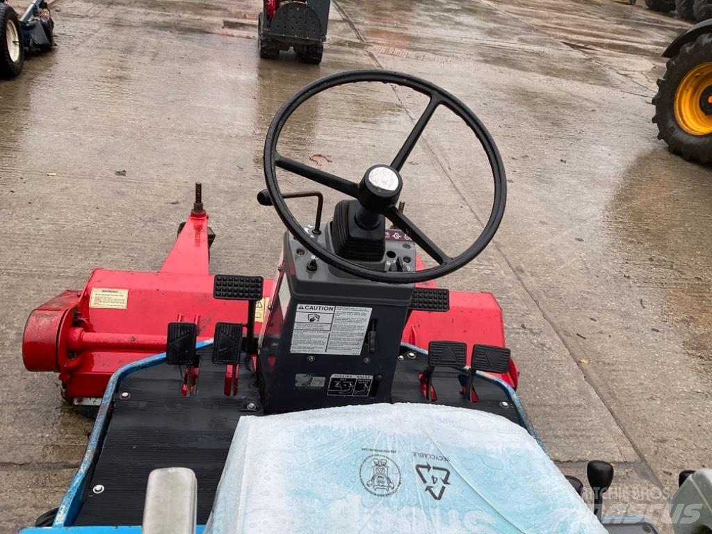 Iseki SF300 Samojízdné sekačky