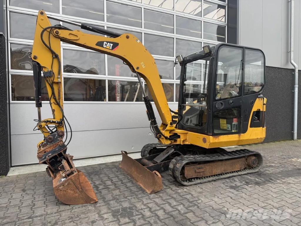 CAT 302.5C Mini rýpadla < 7t