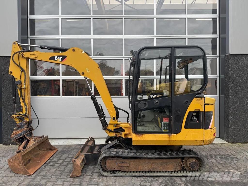 CAT 302.5C Mini rýpadla < 7t