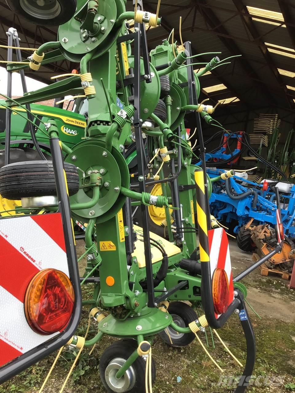 Krone Vendro 820 Obraceče a shrabovače sena